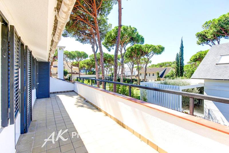 Foto 8b8762a7-c092-4777-abce-193dcca56d3f. Alquiler casa alquiler disponible desde 15 de enero amueblado totalmente en Castelldefels