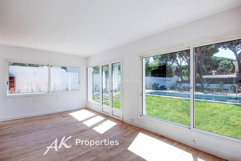 Foto b6cea94c-2651-467f-a74b-cd1df35a87dd. Alquiler casa alquiler disponible desde 15 de enero amueblado totalmente en Castelldefels