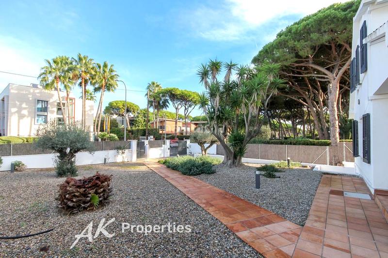 Foto 8cfa500c-52cd-421b-8cec-99a2469e2ff0. Miete haus mit heizung pool in La Pineda Castelldefels