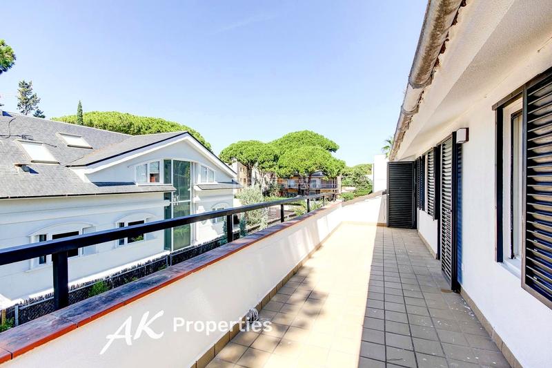 Foto b395881c-eeed-4b35-a54b-4ed0dc7f1816. Miete haus mit heizung pool in La Pineda Castelldefels