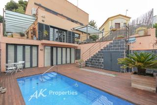 Haus in Montmar. Casa unifamiliar con licencia turistica