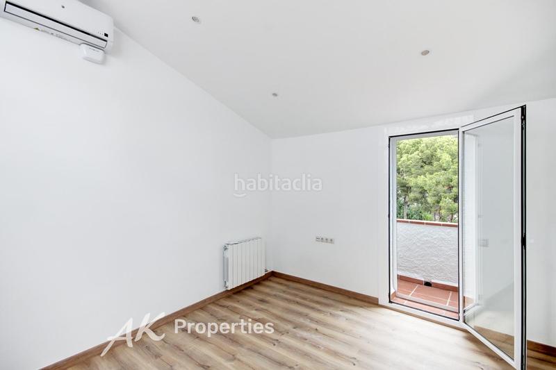 Foto 7262a20f-d2c4-41f8-bb18-5c800898d0f8. Casa con riscaldamento parcheggio piscina in El Poal Castelldefels