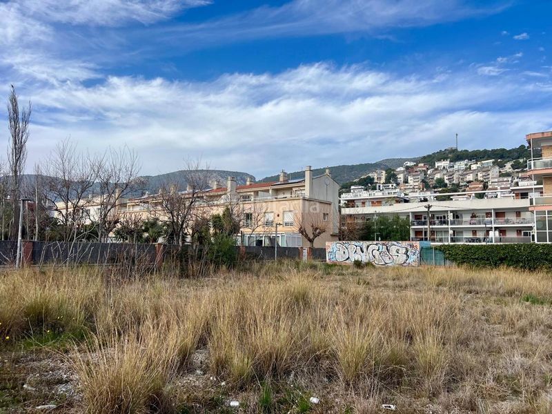 Foto abb00944-094f-42b1-8c61-63d68be9b56e. Terreny residencial a Baixador Castelldefels