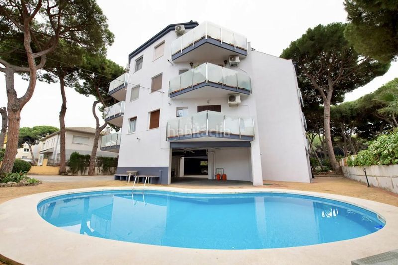 Foto f3880b43-f261-4619-a364-87f420e3239a. Àtic amb piscina a Gava Mar Gavà