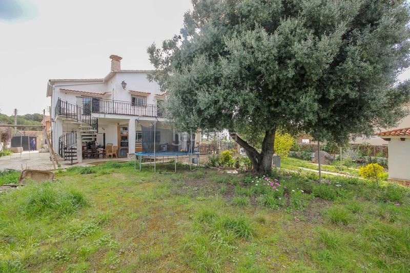 Foto c1f0542a-ad0b-4e38-9eb5-29ff70e08848. Casa amb calefacció aparcament piscina a Segur de Calafell nucli urbà Segur de Calafell