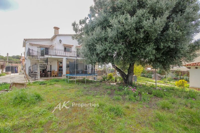 Foto 89ae9d32-23ba-45da-b4b2-86e4dff0f3d9. Casa amb calefacció aparcament piscina a Segur de Calafell nucli urbà Segur de Calafell