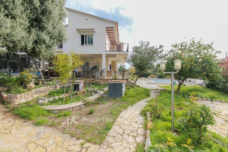 Foto b650dc83-8907-454e-ae98-5eecc1a98cbb. Casa amb calefacció aparcament piscina a Segur de Calafell nucli urbà Segur de Calafell