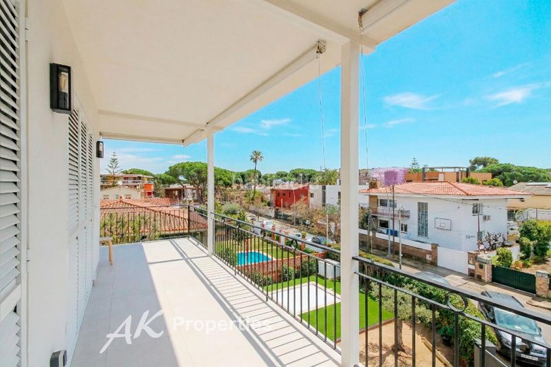 Foto 0137e8c6-0123-45f4-b4f8-0c9ab1f2064d. Casa amb calefacció piscina a Granvía-Mar Castelldefels