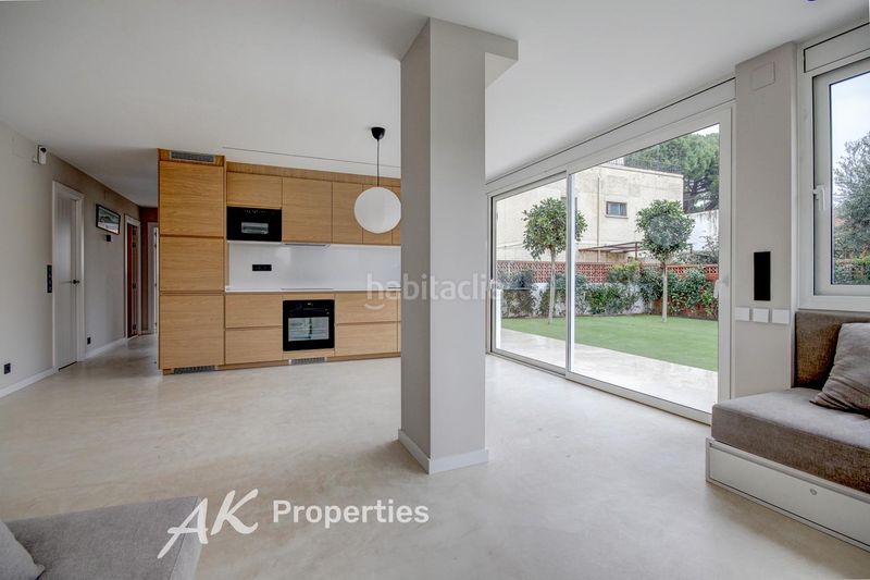 Foto 0db687b8-e39d-4564-b22c-d34a7c149f60. Casa amb calefacció piscina a Granvía-Mar Castelldefels