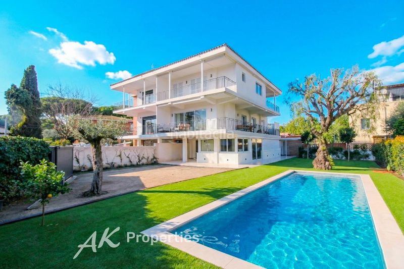 Foto 9d753508-06fe-47f0-8daf-6d2d12823b2e. Casa amb calefacció piscina a Granvía-Mar Castelldefels