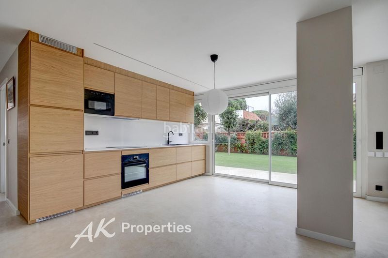 Foto cacd835f-75e9-4268-b643-891b952e5627. Casa amb calefacció piscina a Granvía-Mar Castelldefels