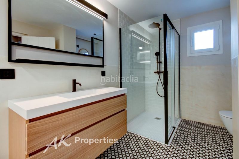 Foto ff302f95-2b99-449c-93a6-ac52bb22e6a4. Casa amb calefacció piscina a Granvía-Mar Castelldefels