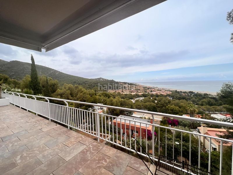 Foto 798bdabd-ca04-469b-a058-de21924df3e5. Lloguer casa amb piscina a les botigues de Sitges Sitges
