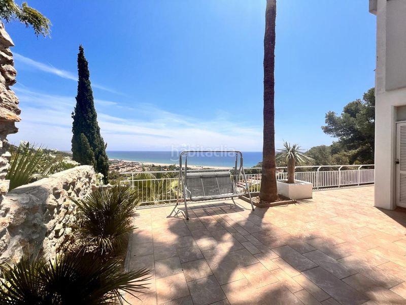 Foto acde9497-246a-45e2-bc18-8d1d06b0a523. Lloguer casa amb piscina a les botigues de Sitges Sitges