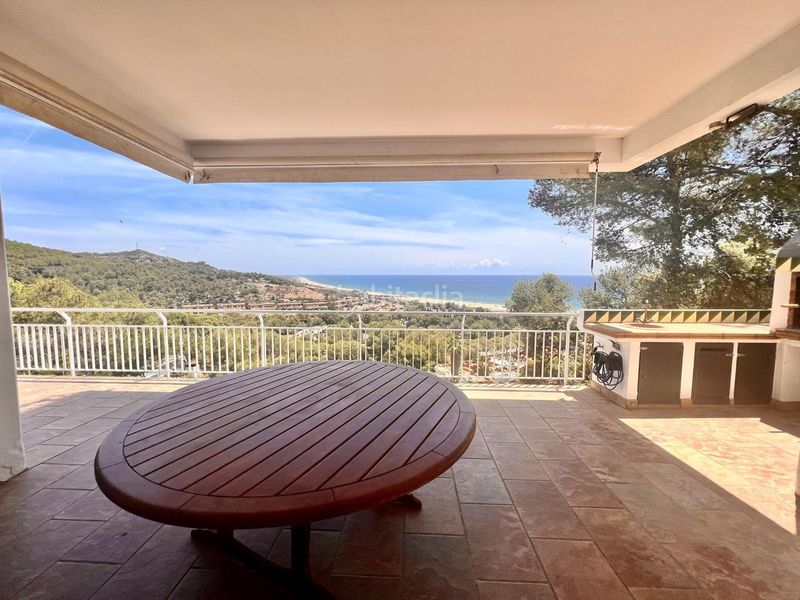 Foto dc9e7ed9-4d95-49e3-8f0e-967f54512153. Lloguer casa amb piscina a les botigues de Sitges Sitges
