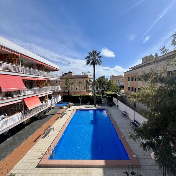 Foto 2b0eb540-b7da-4d1b-9838-38ee1ae09ba8. Pis amb calefacció aparcament piscina a Lluminetes Castelldefels