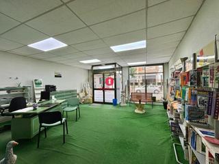 Local Comercial  Carrer d'en prim. Local comercial al carrer prim