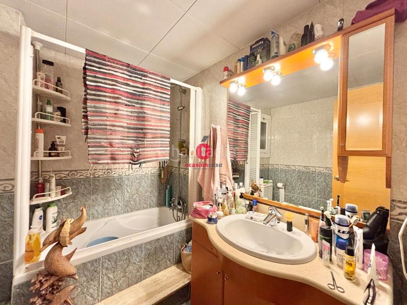 Foto beff0d9b-f87d-41b3-8e06-9ea971432ebf. Piso  en rambla san sebastian en Centre Santa Coloma de Gramenet