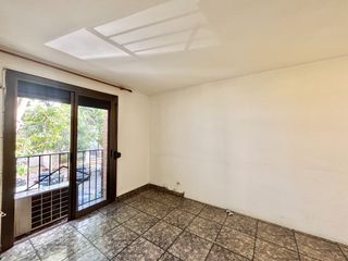 Appartement  Carrer d'alfons xii. Piso bien conservado y comunicado