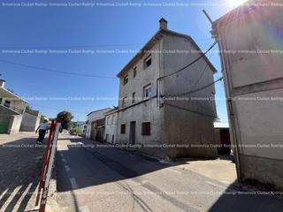 Maison à Lirio 22. Casa de dos plantas y almacén en navasfrias