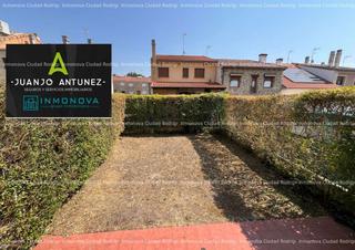 Casa adosada en Ciudad Rodrigo. Chalet adosado para entrar a vivir en ciudad rodrigo