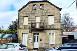 Appartement  N/a. Piso en bembrive, vigo. a reformar.