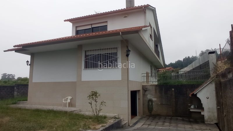 Foto 69d01110-82e7-4d07-8630-e467f523b2f0. Casa amb xemeneia calefacció a Lavadores Vigo
