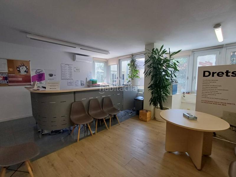 Foto f12c3080-45ad-4317-8aa8-88d4c0e6e692. Location bureau dans Centre Granollers