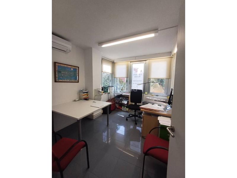 Foto fd23edb2-bdf6-489b-8226-0773780b9b61. Location bureau dans Centre Granollers
