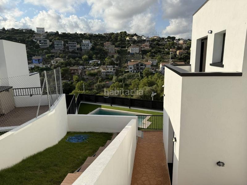 Foto aee5c426-2796-4696-b54a-4f41fe300936. Casa amb calefacció aparcament piscina a Segur de dalt Segur de Calafell