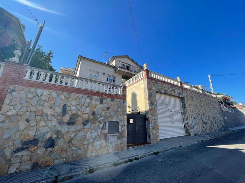 Foto 6f3b7681-9245-4feb-adea-a4292a772acc. Casa amb calefacció aparcament piscina a Lliçà d´Amunt