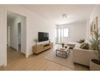 Etagenwohnung  Avenida antoni gaudí. Espectacular piso reformado a estrenar con balcón y cocina offic
