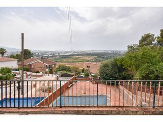 Casa  Camino santa maría de vilalba. Chalet independiente con vistas panorámicas y gran potencial en