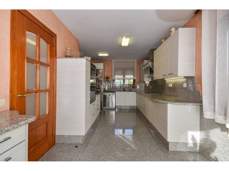 Foto c1084468-3516-451a-bfd0-321fa88a144a. Casa amb calefacció aparcament a Font Verda Granollers