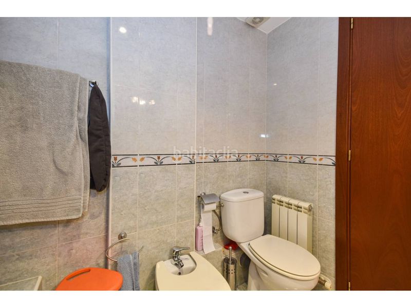 Foto 1d21ae5e-1182-4e55-bd7d-548ce0a659ae. Casa adosada magnífica casa adosada para entrar a vivir en impecable estado en Canovelles