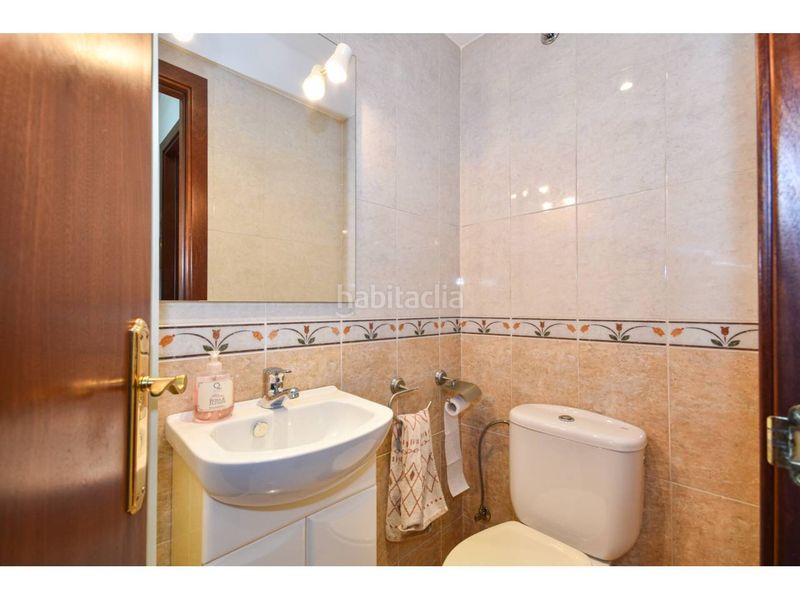 Foto 799d83e0-5815-4e0c-a646-8b5d8e3a7f9a. Casa adosada magnífica casa adosada para entrar a vivir en impecable estado en Canovelles