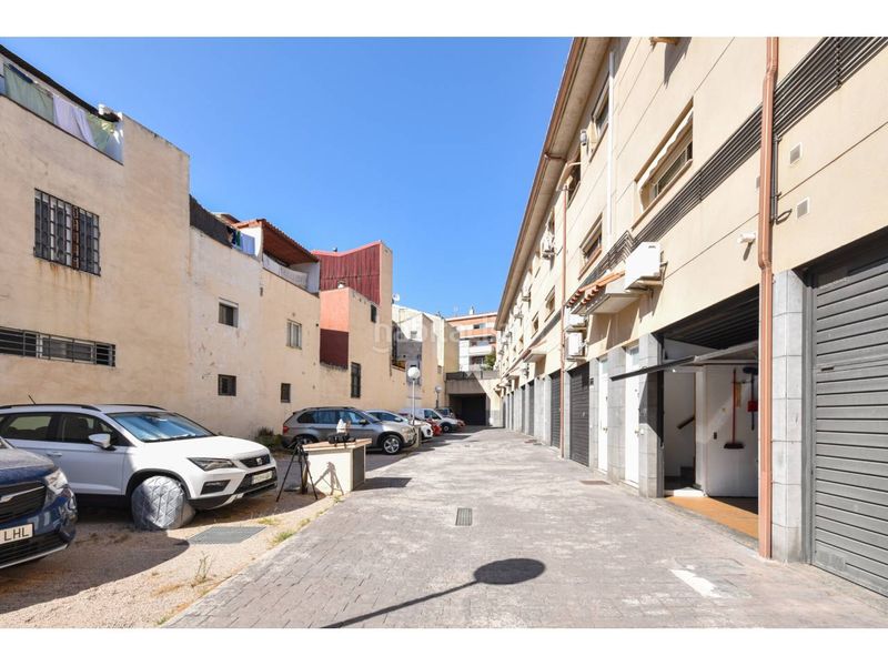 Foto a201fb4f-2125-4866-af76-b6d6a877edbb. Casa adosada magnífica casa adosada para entrar a vivir en impecable estado en Canovelles