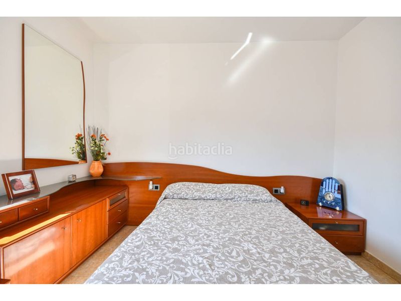 Foto d0fb92d9-5db8-46ac-89bb-ceb317e315f0. Casa adosada magnífica casa adosada para entrar a vivir en impecable estado en Canovelles