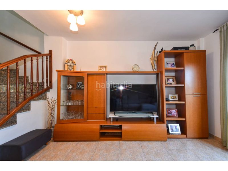 Foto d7adc230-c42d-439f-86a5-dca8248e66a6. Casa adosada magnífica casa adosada para entrar a vivir en impecable estado en Canovelles