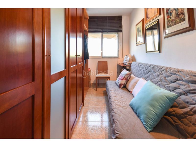 Foto f1e3b8c2-ccc4-4237-b7cc-76fa9736b1aa. Casa adosada magnífica casa adosada para entrar a vivir en impecable estado en Canovelles