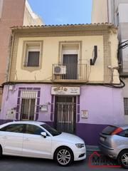 Casa en Centro. Casa histrica con horno tradicional en funcionamiento y viviend