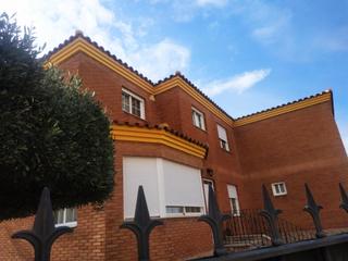 Casa adossada en Piscinas. Adosado en burriana por 450.000 euros!!
