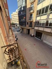 Maison à Centro. Casa histórica de 4 alturas para reformar en calle peatonal, cen