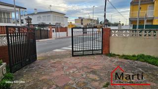 Xalet a Playa. Chalet con jardín a tan sólo 100 metros del mar  zona serratella