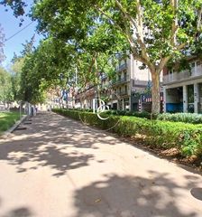 Business premise  Passeig de sant joan. Local comercial de 121 m2 en venta en la dreta de leixample, bar