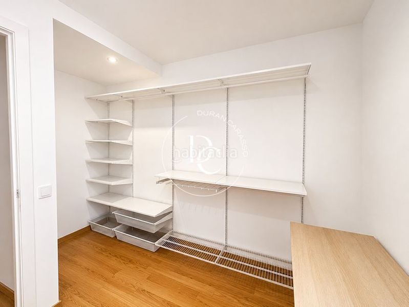 Foto 6b38ddfa-130d-4bd6-92cb-7e1ea987d115. Piso  de 72 m2 con vistas y terraza en venta en lantiga esquerra de leixample, en Barcelona