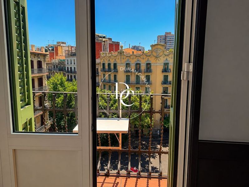 Foto 6c1f465f-b093-4b88-bb30-a98834f0c2c6. Piso  de 72 m2 con vistas y terraza en venta en lantiga esquerra de leixample, en Barcelona