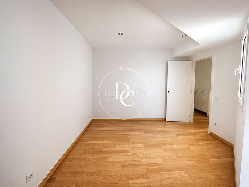 Foto 99f37d25-20c2-40b1-847e-efa9052d07eb. Piso  de 72 m2 con vistas y terraza en venta en lantiga esquerra de leixample, en Barcelona
