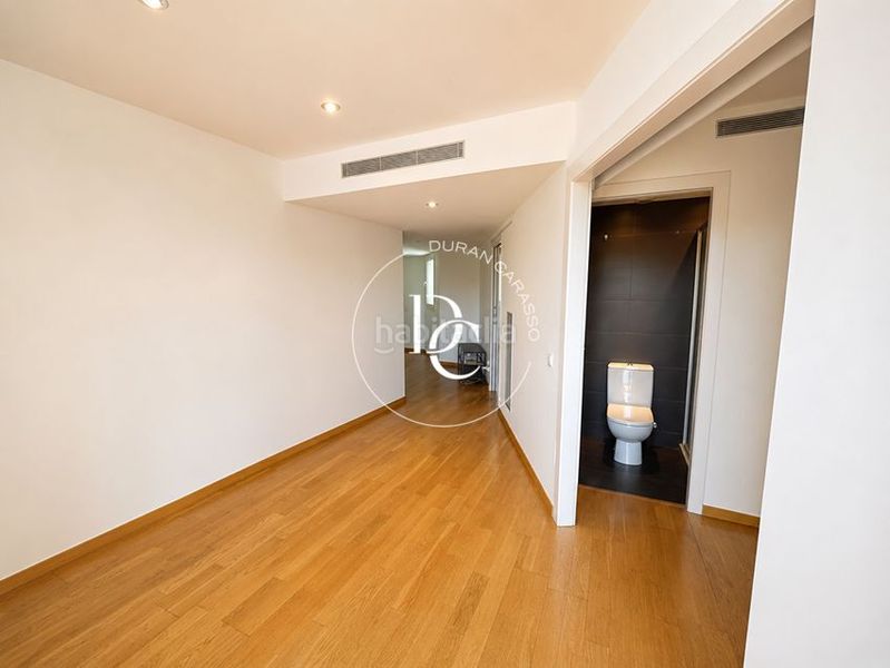 Foto ebb14e0a-35b2-4526-a4cd-dad4ba5dedd5. Piso  de 72 m2 con vistas y terraza en venta en lantiga esquerra de leixample, en Barcelona