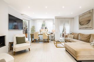 Casa  Carrer de la creu d'en muntaner. Casa de 229 m2 en venta en sant joan despí